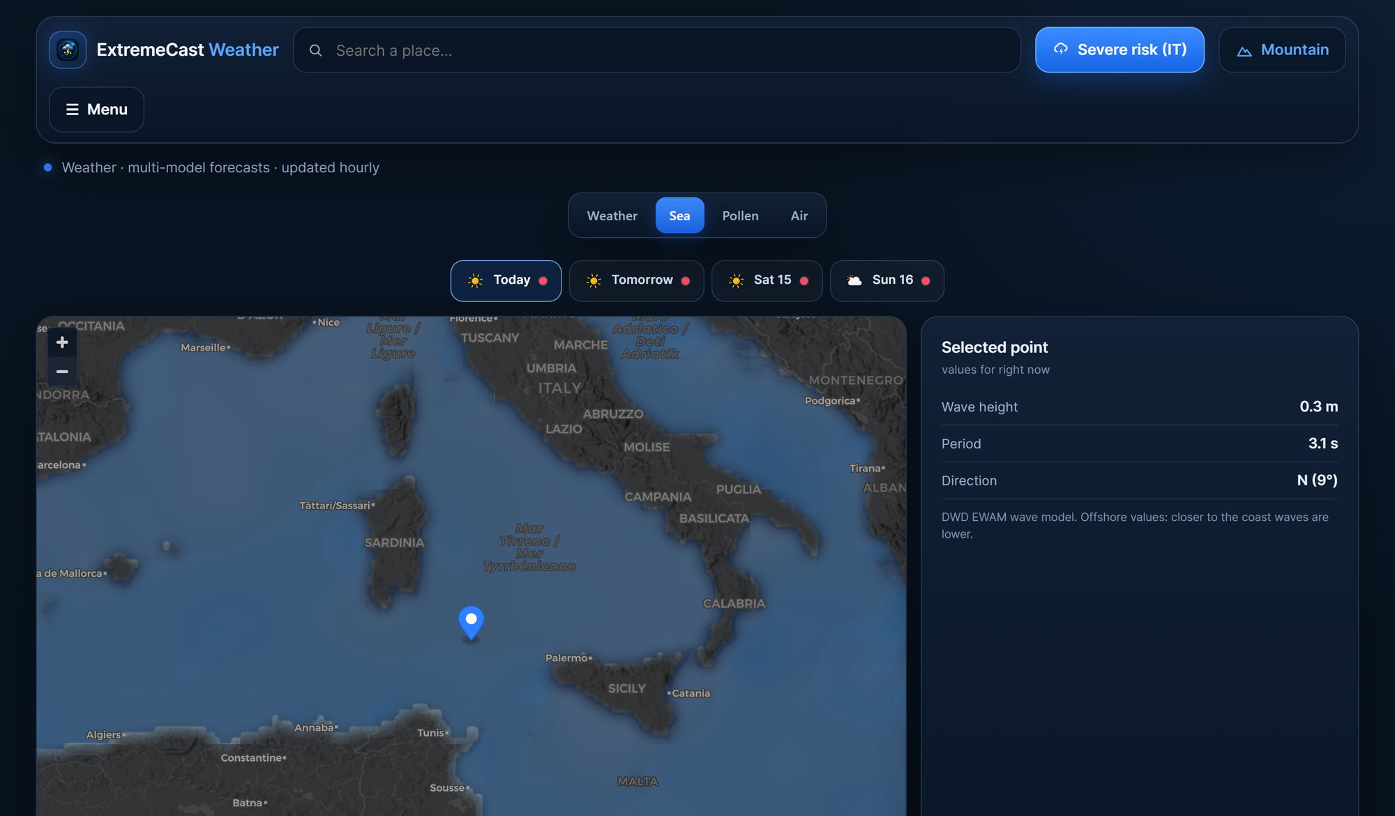 Sea view on the ExtremeCast weather map: wave height map with the panel showing wave height, period and direction
